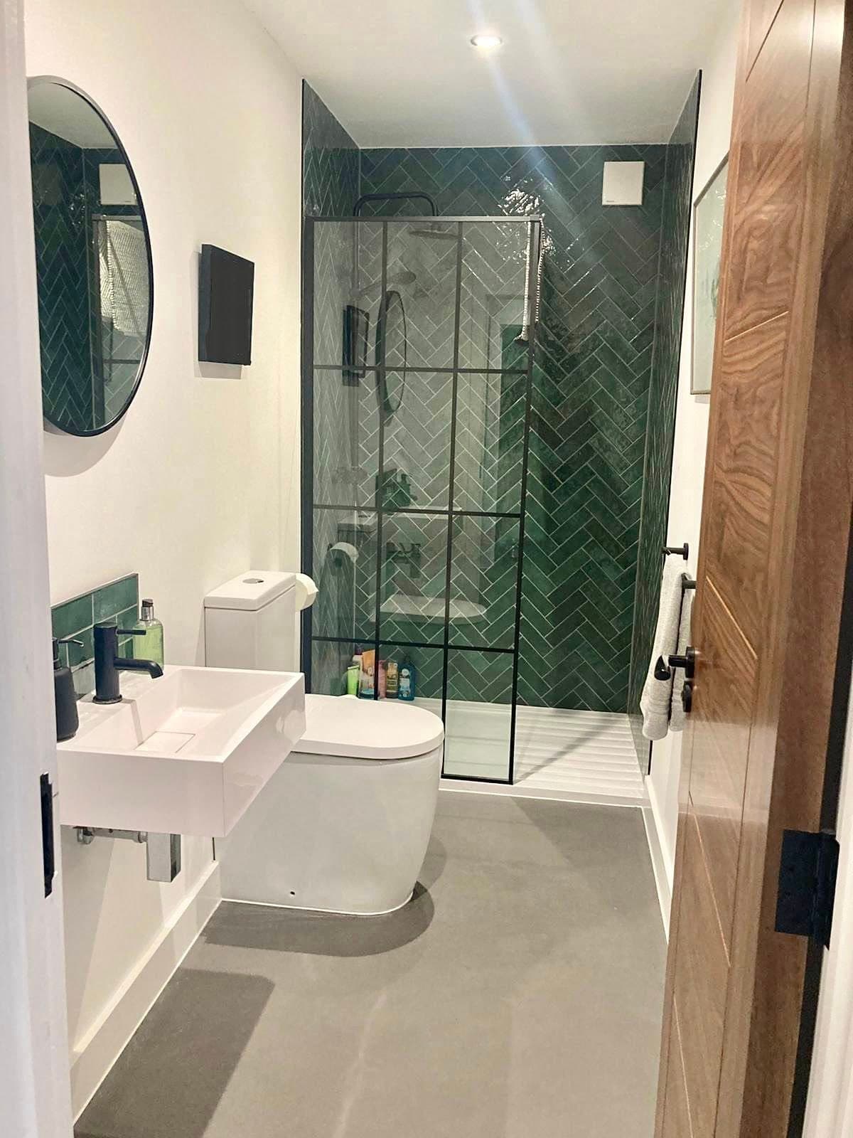 Freshly cleaned bathroom